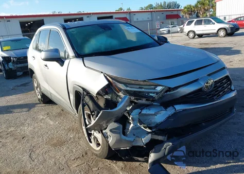 2023 Toyota Rav4 Xle z USA, uszkodzony, nr VIN 2T3W1RFV3PC235871